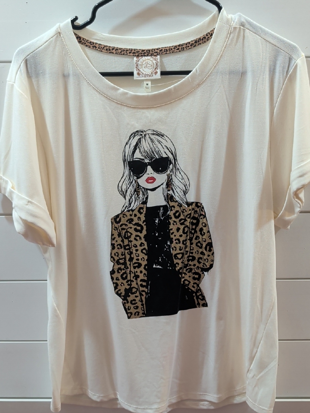 Cream Short-Sleeve Graphic Tee with Leopard Jacket Motif